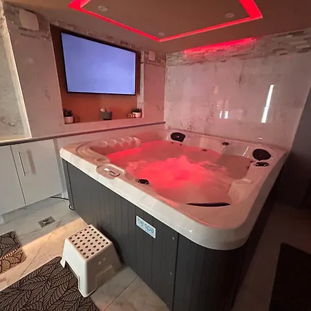 Jacuzzi Moon White 3*