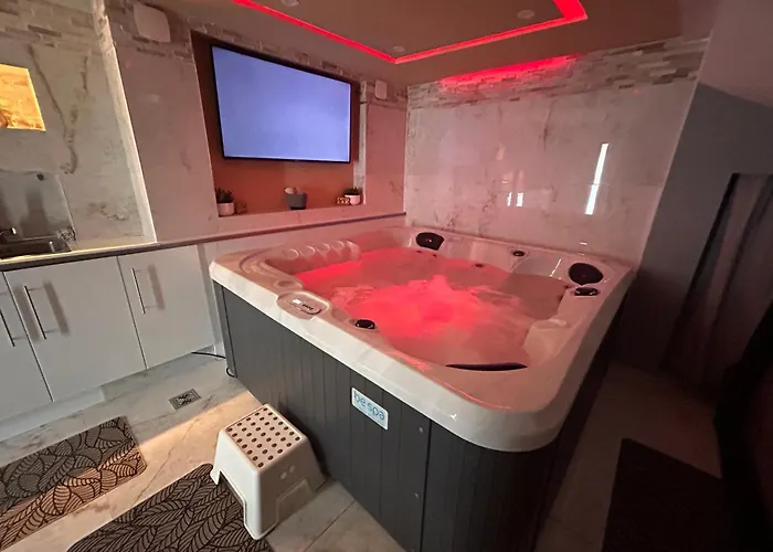 Jacuzzi Moon White 3*